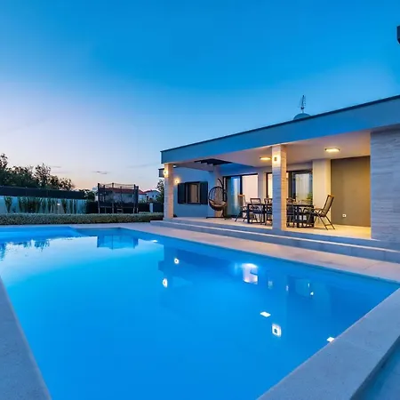 Lorena Dalmacija Villa *