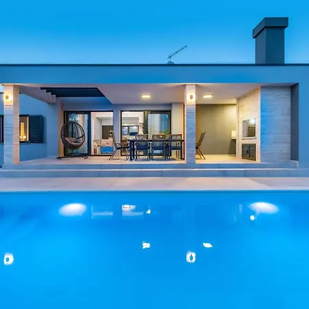 Lorena Dalmacija Villa Nin