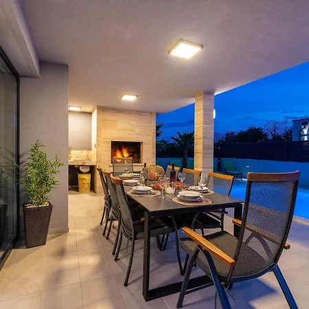 Villa Lorena Dalmacija *